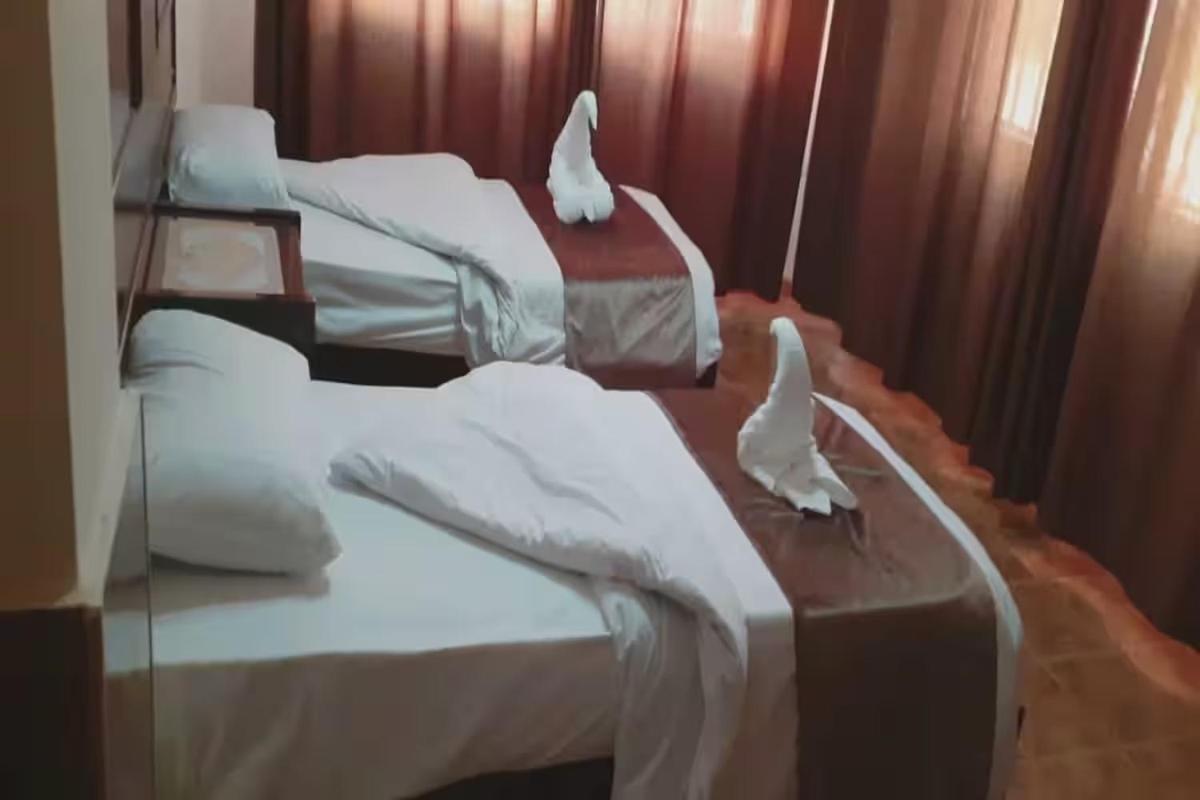 Al-Nujoom Hotel Suites Амман Экстерьер фото