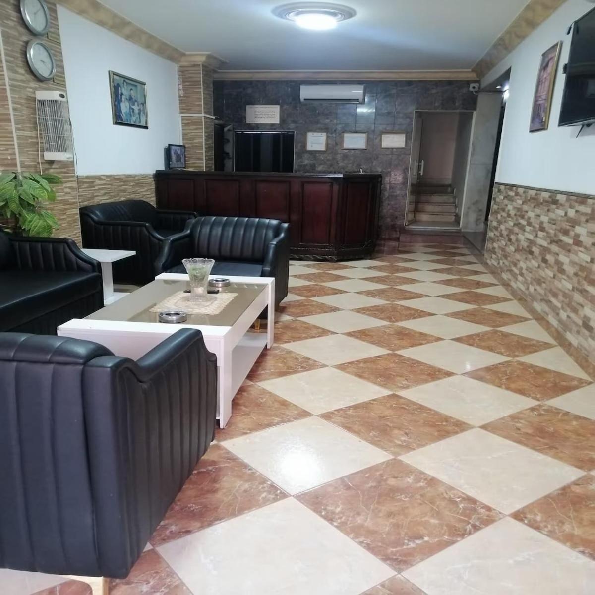 Al-Nujoom Hotel Suites Амман Экстерьер фото