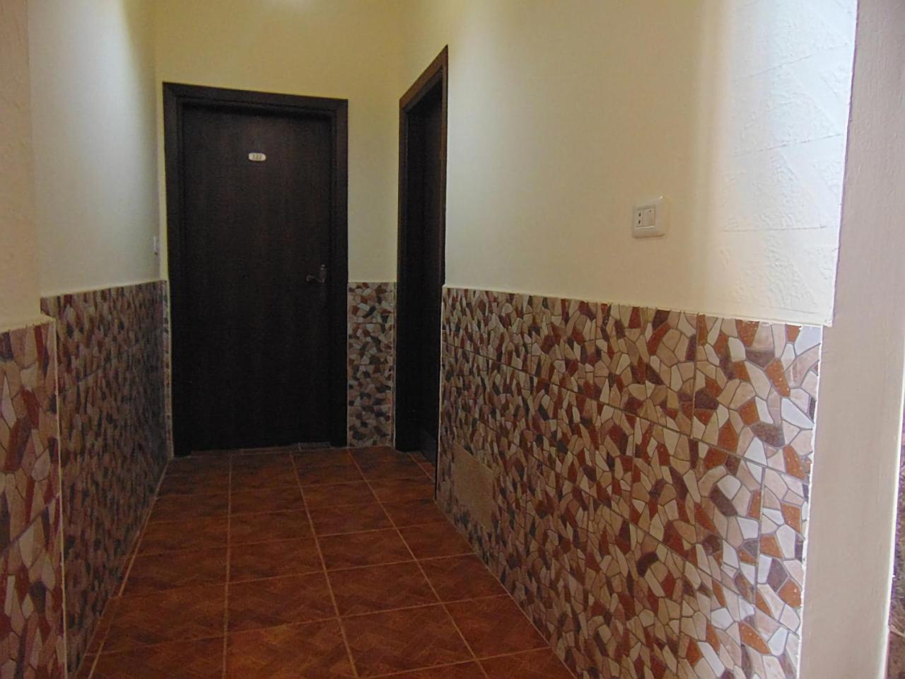 Al-Nujoom Hotel Suites Амман Экстерьер фото